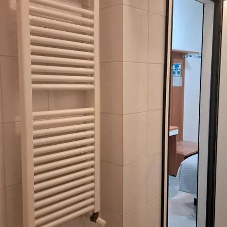 Brotas فندق ريميني